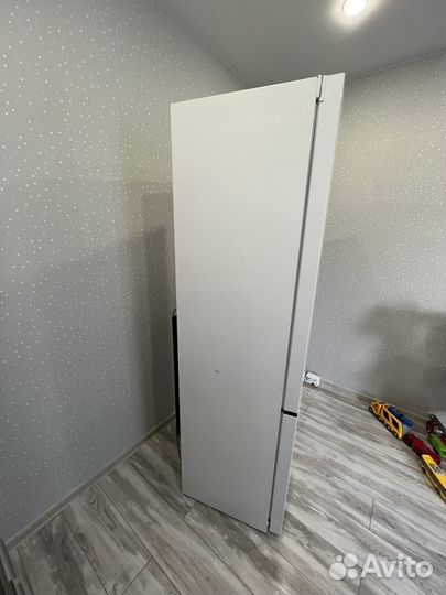 Холодильник Indesit