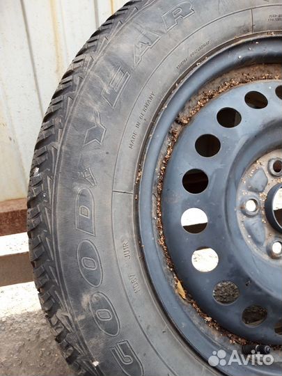 Goodyear Aquatred 215/65 R16