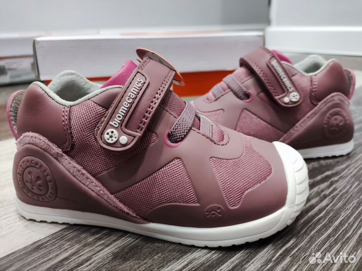 Кроссовки Biomecanics 22 новые