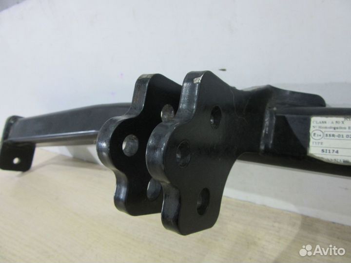 Поперечина фаркопа Renault Sandero с 2014