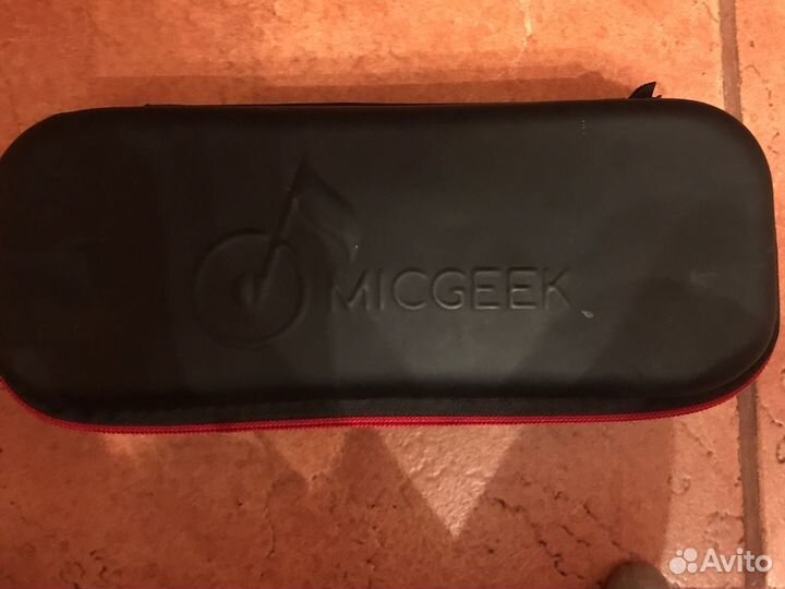 Беспроводной микрофон с динамиком