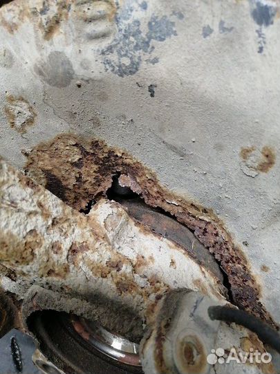 Кулак (цапфа) передний левый Honda Civic R18A2