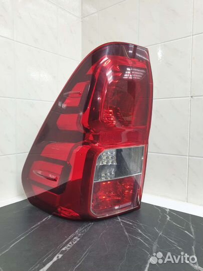 Фонарь задний тойота хайлюкс 8