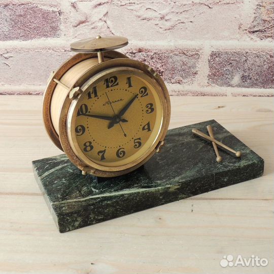 Молния Барабан настольные механические часы