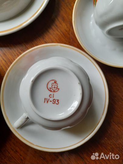 Фарфоровый чайный сервиз