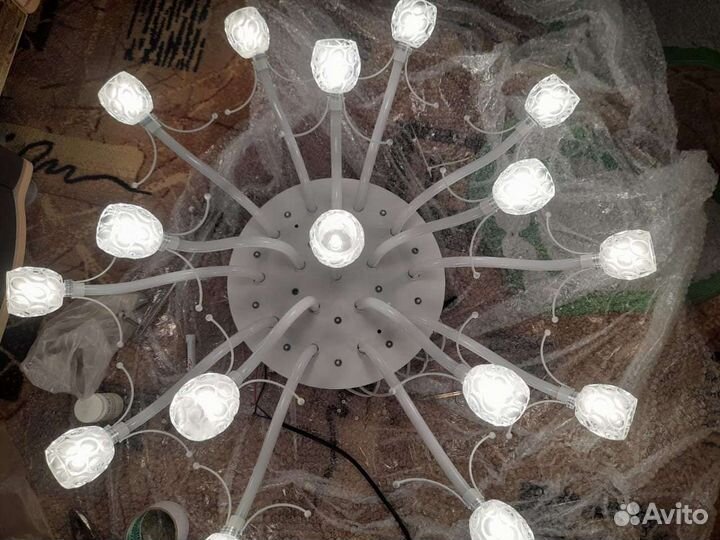 Люстра потолочная новая