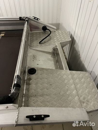 Лодка bester-450DC