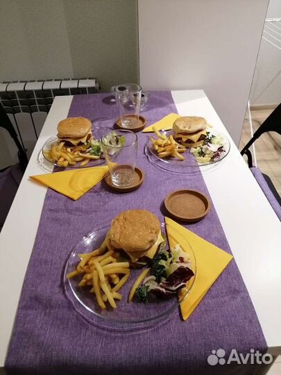 Дорожка на стол и подушки для стульев