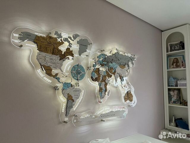 карта мира с подсветкой разных регионов