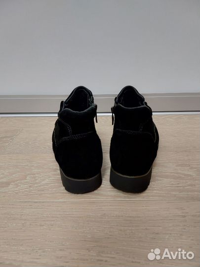 Ботинки женские 38 размера Новые замша натуральная