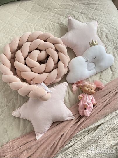 Бортик- коса с подушками в кроватку