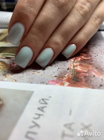 Маникюр с покрытием гель-лаком