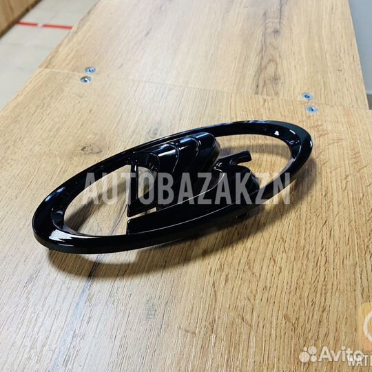 Эмблема чёрный глянец Веста, Иксрей, Ларгус