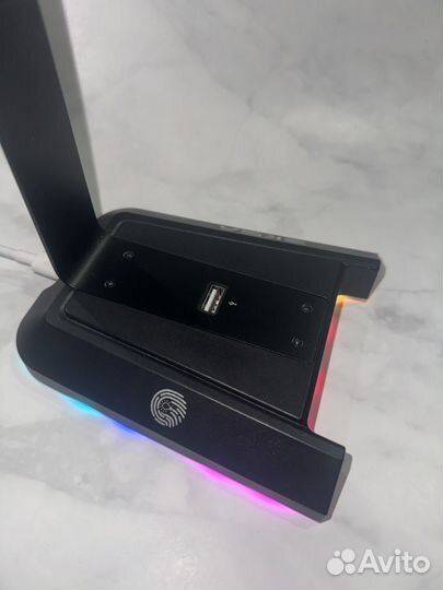 Подставка для наушников