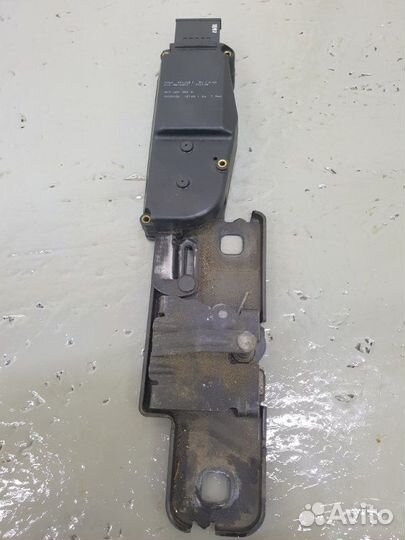 Активатор замка двери багажника Audi Q7 4LB 4.2