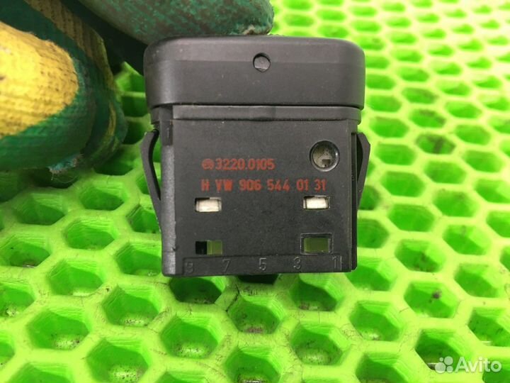 Кнопка корректора фар