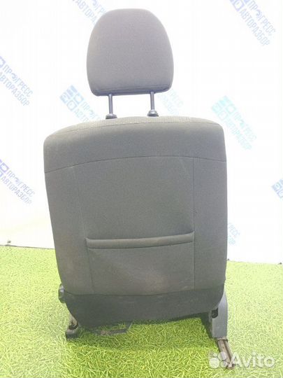 Сиденье переднее правое Nissan Almera G15 седан