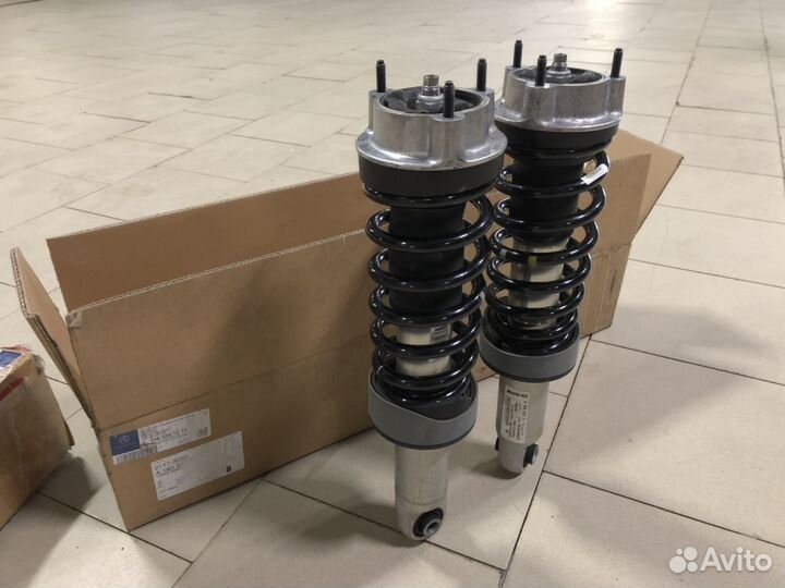 Амортизатор передний Mercedes AMG GT C190