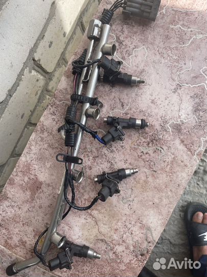 Топливная рампа с форсунками