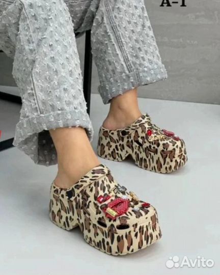 Кроксы женские с красным губками