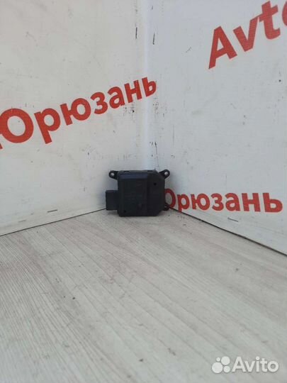 Моторчик заслонки отопителя Citroen C4 08г.в