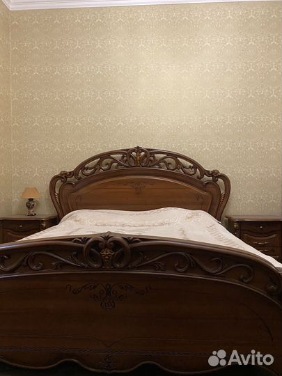 Спальный гарнитур