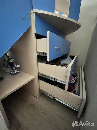 Детская кровать с горкой