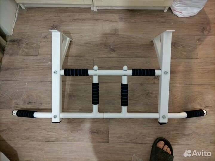 Турник настенный бу