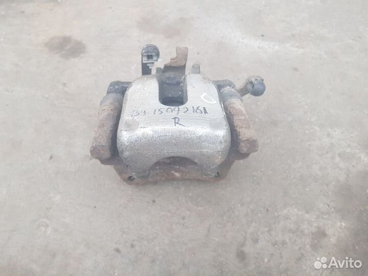 Суппорт задний правый Partner Tepee Berlingo B9