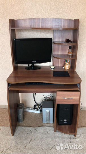 Компьютерный стол