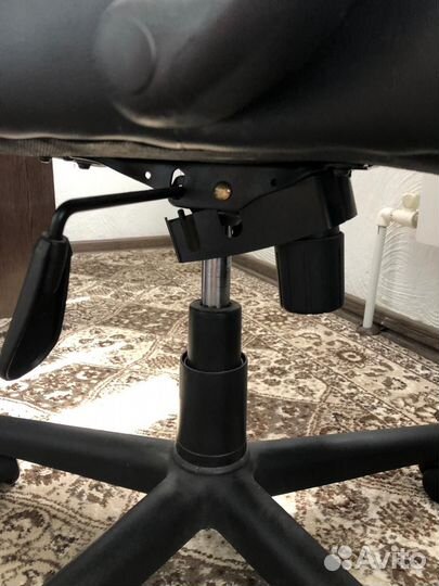 Компьютерное кресло