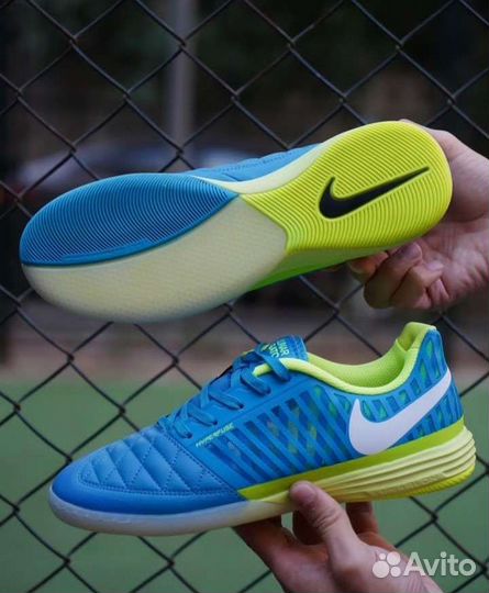 Футзалки Nike