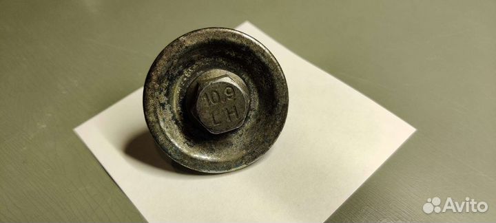 Крепление ролика натяжителя ford focus 2