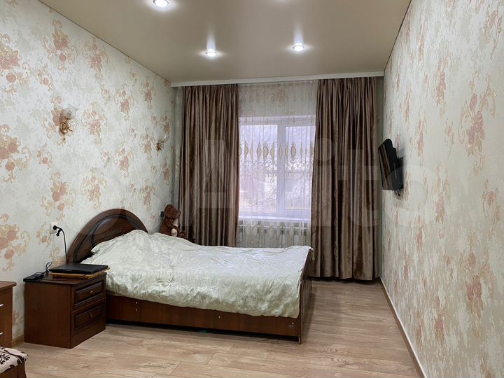 4-к. квартира, 75 м², 1/1 эт.