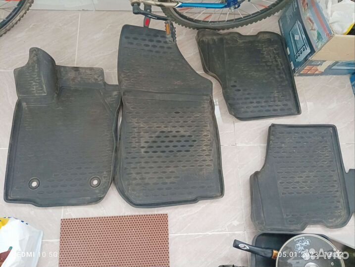 Автомобильные коврики резиновые
