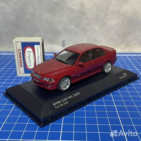 Модель автомобиля BMW E39 M5 седан 1:43