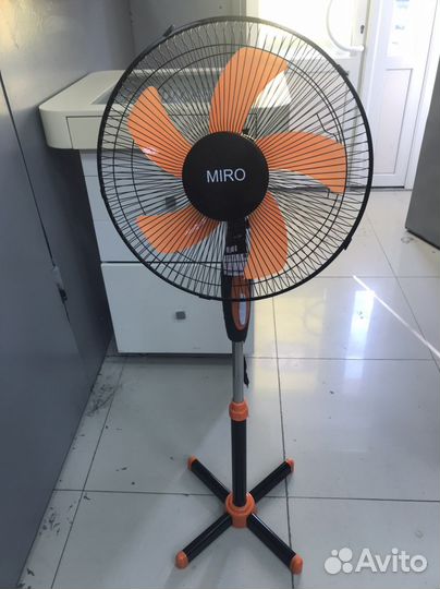 Вентилятор напольный Miro