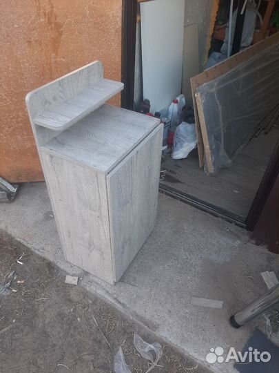 Маникюрный стол