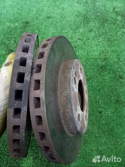 Диски торм передние M. Galant 1997-2003