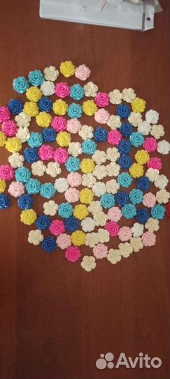 Пластиковые цветочки для подделок и рукоделия