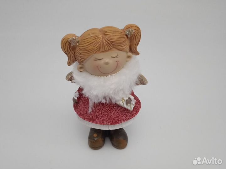 Девочка новогодняя 8см полистоун