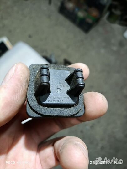 Заглушка накладки Mercedes w221