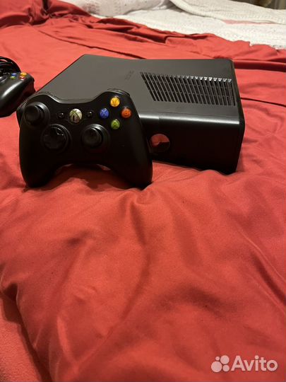 Xbox 360S прошит более 30 игр