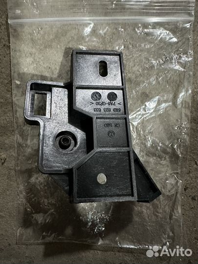 Кронштейн ручки капота на WV polo 2010-2024