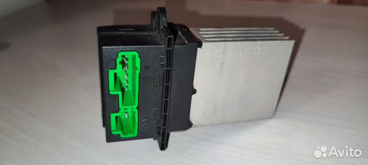 Терморегулятор отопителя Nissan с проводами