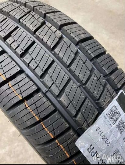 Hankook Vantra ST AS2 RA30 215/70 R15C 109S