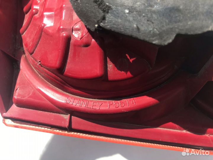 Фонарь задний внутренний правый Mitsubishi Lancer