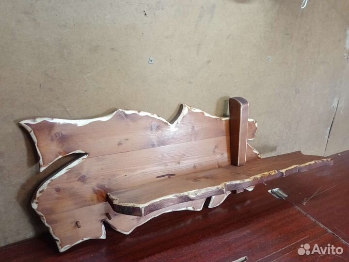 Вешалка с полкой