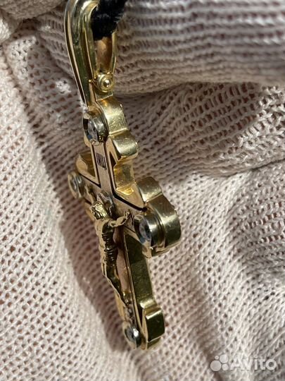 Золотой крест с бриллиантами