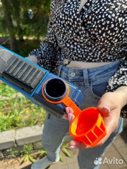 Электрический водяной пистолет